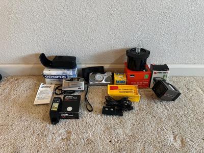 35MM CAMERAS AND ACCESSORIES
