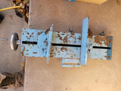 Old adjustable mountable vice or clamp