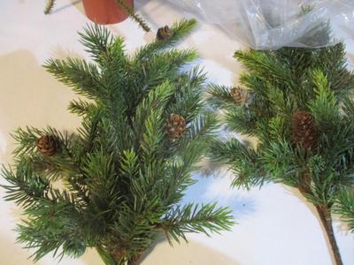 New Christmas Pine Cones & Mixed Pine Tree Tips