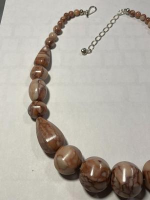 DTR/Jay King New Never Worn Graduated Agate Stone Beads 18-21" Adjustable Necklace w/Sterling Silver Clasp & Chain as Pictured....