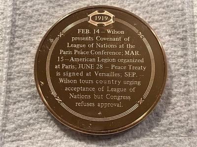 1919 PRESIDENT WILSON SIGNS PEACE TREATY FRANKLIN MINT PROOF BRONZE MEDAL (MEDAL #30). FREE DOMESTIC SHIPPING.