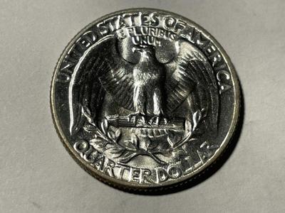 1960-P UNCIRCULATED CONDITION WASHINGTON SILVER QUARTER AS PICTURED. FREE DOMESTIC SHIPPING.