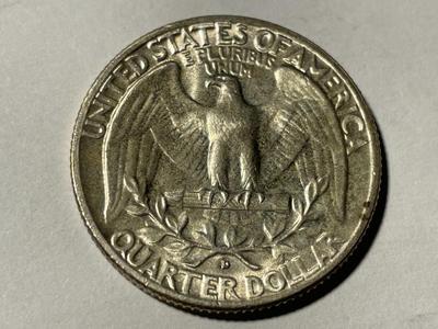 1954-D UNCIRCULATED CONDITION WASHINGTON SILVER QUARTER AS PICTURED. FREE DOMESTIC SHIPPING.