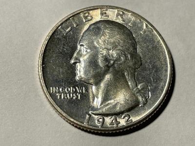 1942-P UNCIRCULATED CONDITION WASHINGTON SILVER QUARTER AS PICTURED. FREE DOMESTIC SHIPPING.