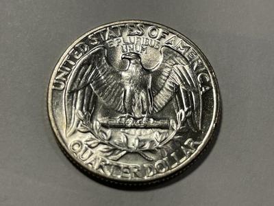 1952-P AU58 CONDITION WASHINGTON SILVER QUARTER AS PICTURED. FREE DOMESTIC SHIPPING.