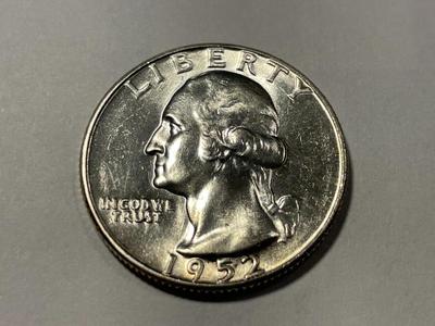 1952-P AU58 CONDITION WASHINGTON SILVER QUARTER AS PICTURED. FREE DOMESTIC SHIPPING.