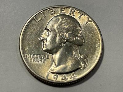 1944-P AU 58 CONDITION WASHINGTON SILVER QUARTER AS PICTURED. FREE DOMESTIC SHIPPING.