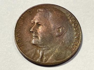 FRANKLIN D ROOSEVELT c1930's Mini Lucky Play Money Token Smaller than a Dime Size as Pictured. FREE DOMESTIC SHIPPING.