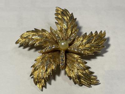 Vintage Fashion Pearl & Rhinestone Flower/Starburst Pin/Brooch 2.25" Diameter in Good Preowned Condition.