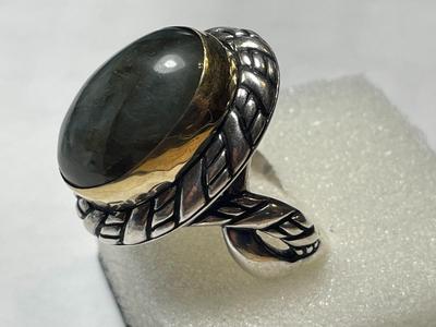 Vintage Large Carolyn Pollack/Relios Sterling Silver & 18k Gold Bezel Set Ring Size-9 in VG Preowned Condition.