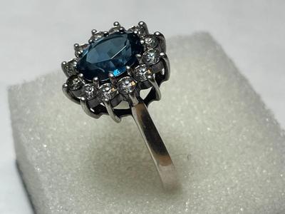 VINTAGE PREOWNED STERLING SILVER .925 CZ COCKTAIL RING (RING SIZE-9.25) IN VERY GOOD PREOWNED CONDITION.