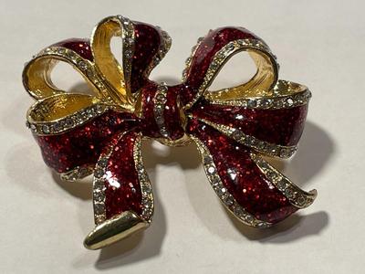 New Never Worn Fashion Holiday/Christmas Enameled Pin w/Crystals as Pictured.