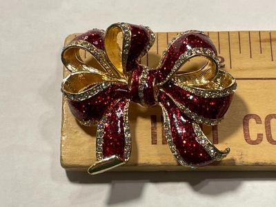 New Never Worn Fashion Holiday/Christmas Enameled Pin w/Crystals as Pictured.