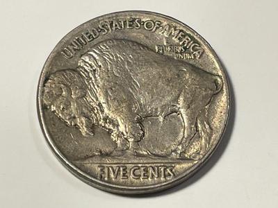 1920-P AU CONDITION BUFFALO NICKEL SMALL RIM TICK AT A 1/4 TO 9 AS PICTURED. FREE DOMESTIC SHIPPING.