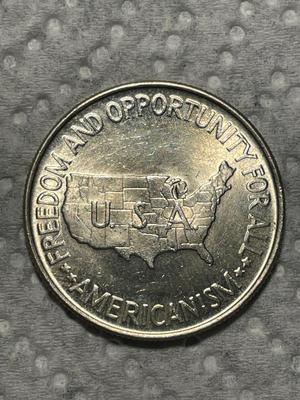 1952-P BRILLIANT UNCIRCULATED CONDITION WASHINGTON/CARVER COMMEMORATIVE SILVER HALF DOLLAR AS PICTURED.