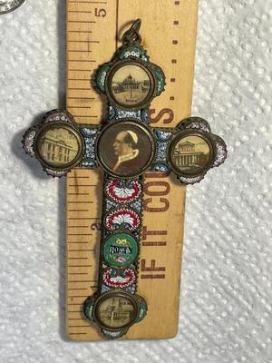 ANTIQUE VICTORIAN ERA MICRO-MOSAIC CROSS/CRUCIFIX MADE IN ITALY IN GOOD PREOWNED CONDITION. FREE DOMESTIC SHIPPING.
