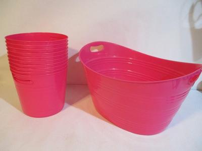 New Plastic Bins & Picnic Basket