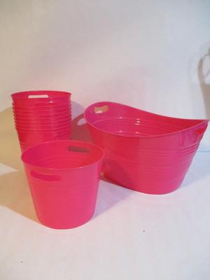 New Plastic Bins & Picnic Basket