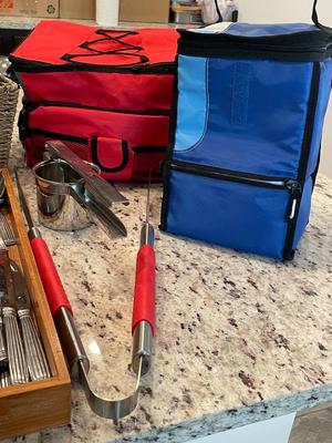Kitchen flatware / utensil lot
