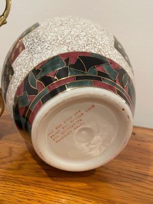 Misc decor items hourglass, ginger jar vase