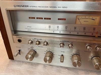 Vintage Pioneer SX-1250 AM/FM Stereo Receiver