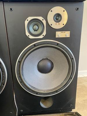 Denon AV RECEIVER AVR-X2700H W/ Pioneer HPM -150 speakers