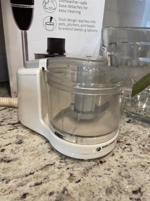 Misc lot of kitchen items pancake maker, hand blender, food processor etc.