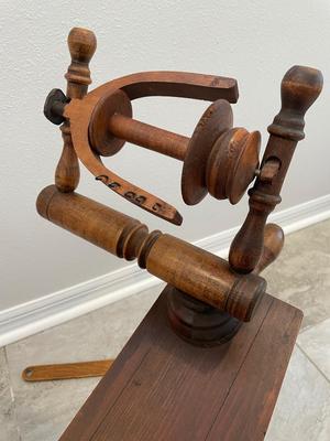VINTAGE SPINNING WHEEL