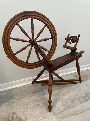VINTAGE SPINNING WHEEL