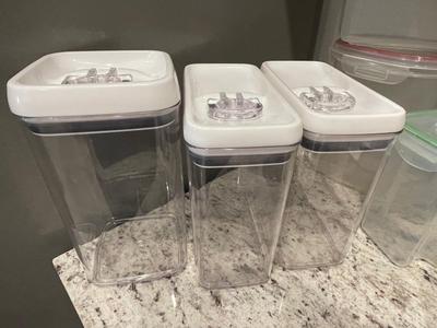 Food storage container lot
