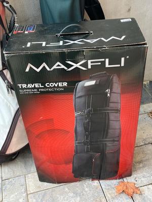 LOT 81G: Golf Collection - Bags, Clubs, Balls, Tees, Trainers, Travel Bag