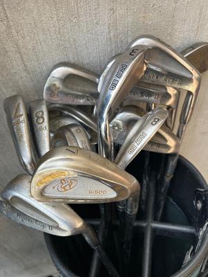 LOT 81G: Golf Collection - Bags, Clubs, Balls, Tees, Trainers, Travel Bag