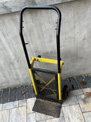 LOT 83G: Hand Truck / Dolly