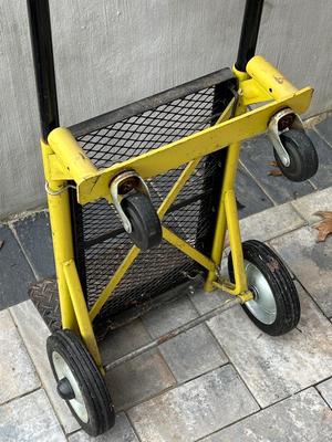 LOT 83G: Hand Truck / Dolly