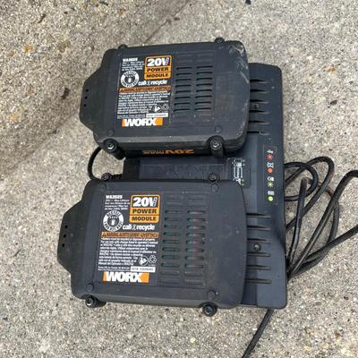 LOT 84G: Worx 20V Cordless Leaf Blower and Weed Wacker with 3 Batteries and Charger