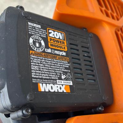 LOT 84G: Worx 20V Cordless Leaf Blower and Weed Wacker with 3 Batteries and Charger