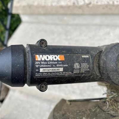 LOT 84G: Worx 20V Cordless Leaf Blower and Weed Wacker with 3 Batteries and Charger