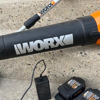 LOT 84G: Worx 20V Cordless Leaf Blower and Weed Wacker with 3 Batteries and Charger