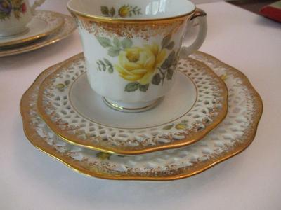 Vintage Arabella Atelier Porzellan Tea Cups & Saucers & Dessert Plate #5