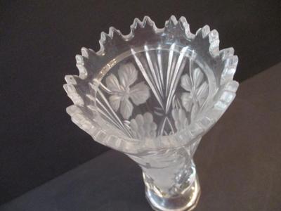 Vintage Beyer Lead Crystal Glass Vase With Leaves & Grapes Approx 7 1/2" Tall