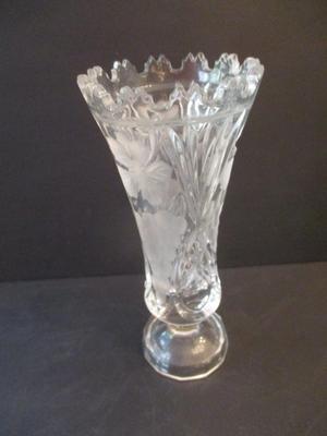 Vintage Beyer Lead Crystal Glass Vase With Leaves & Grapes Approx 7 1/2" Tall