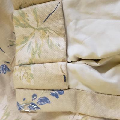 Rolls of Fabric & More (1018FR-MG)