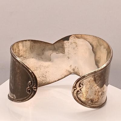 LOT 7: Vintage ATI 925 Mexico Sterling Cuff with Brass Highlights 48.9g
