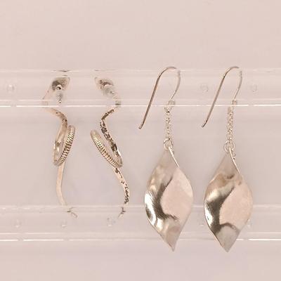 LOT 8: Vintage 925 Sterling Frog Pendant Necklace 15.5g with 925 Sterling Earrings 13.3gtw