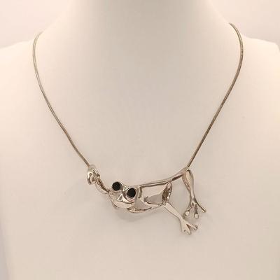 LOT 8: Vintage 925 Sterling Frog Pendant Necklace 15.5g with 925 Sterling Earrings 13.3gtw