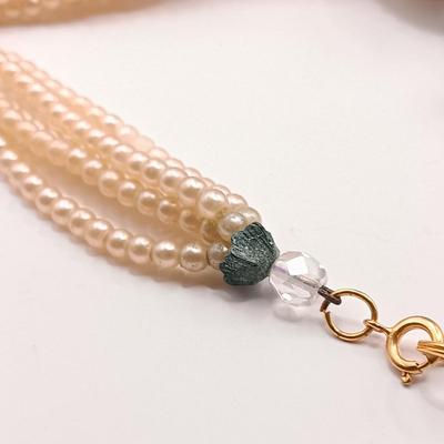 LOT 14: Collection of Feaux Pearl Costume Necklaces