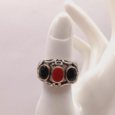 LOT 18: Vintage 925 Sterling Ring 10.4g Sz 6.5 with 925 Sterling Bracelet 27.6g