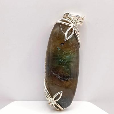 LOT 27: Mex 925 Sterling Ring with Blue Stone 9.6gtw & Large Labradorite and A 925 Sterling Pendant