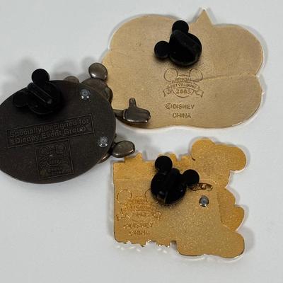 LOT 73: Disney Pin Collection