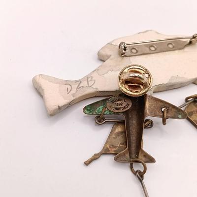 LOT 136: Collection of Vintage Brooches
